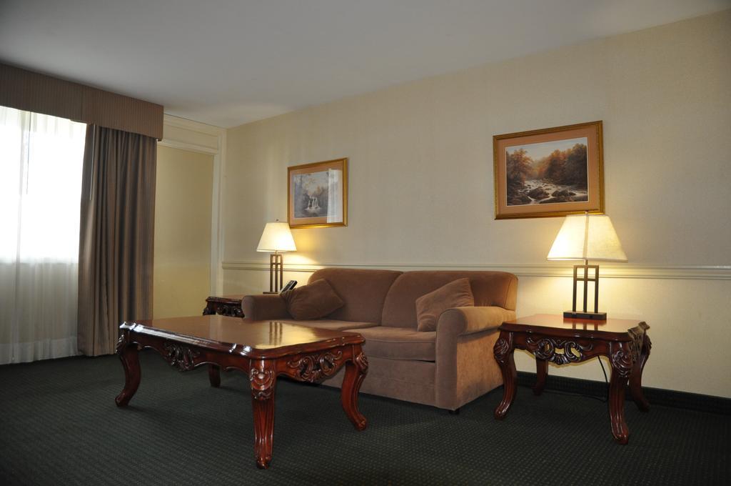 Brantford Hotel Exterior photo